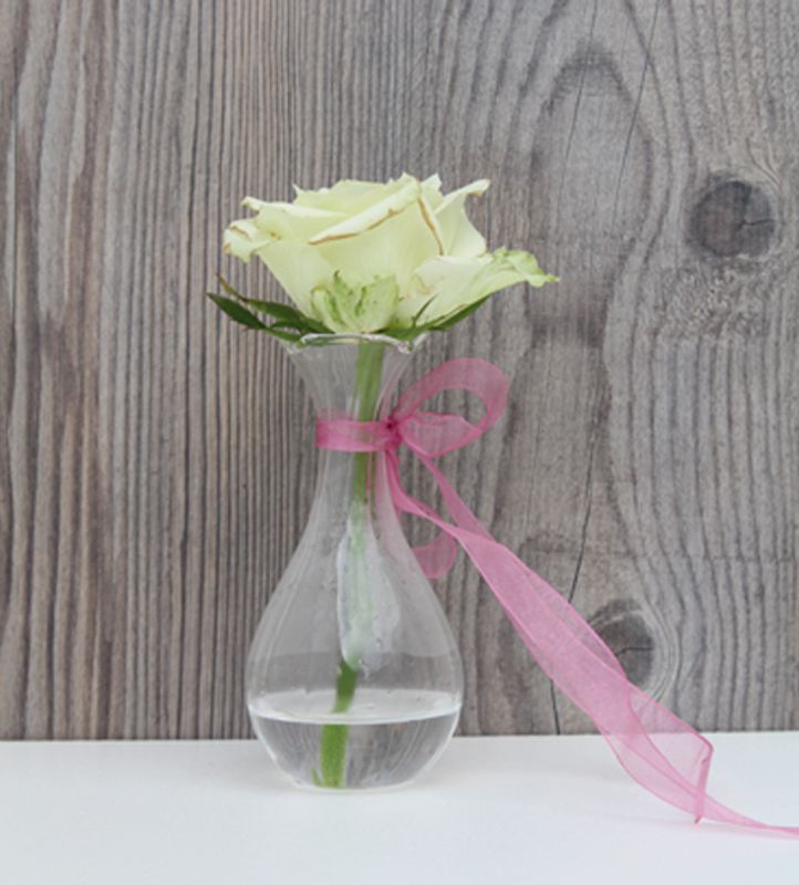 Blomstervase, liten, i glass.