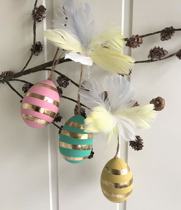 Påske egg, tre egg i ass. farger, med heng.