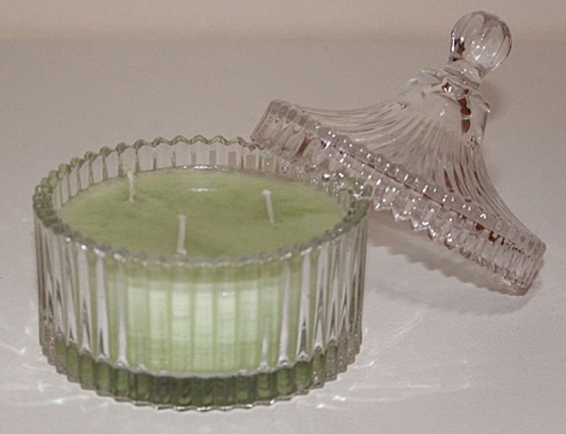 Duftlys Celia Lime Gress, medium.